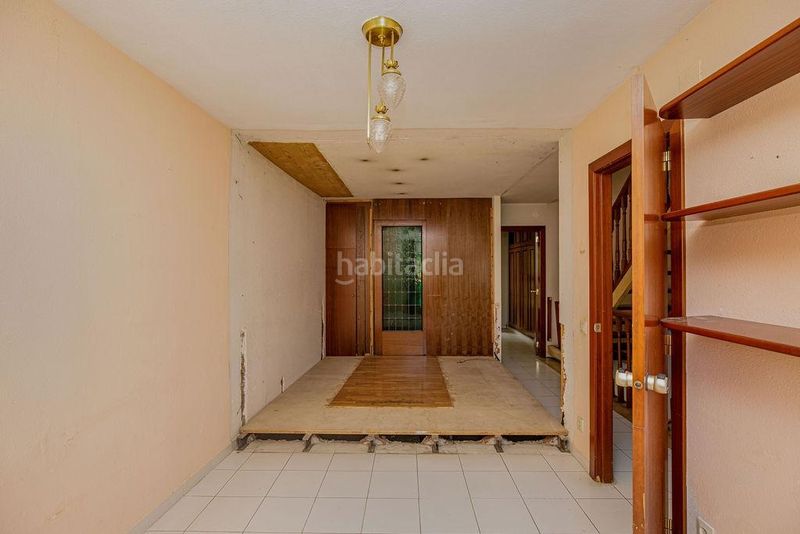 Foto fe7435f9-e40a-42e2-89e4-38f451fc0608. Casa amb aparcament a Olot