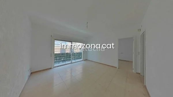 Foto ecc13025-52c8-4f65-a4df-848b0fa9b281. Apartament a Mercat-Mas Moixa Blanes