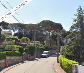 House  Calle llinars. Casa opcupada 4 habitaciones, 141 m2 de vivienda, parcela 694 m2