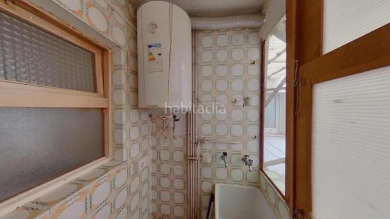 Foto 52d0bdbb-6a58-4f59-8f7a-83b1ae794ac9. Apartament a Centre Salt