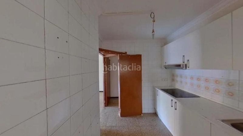 Foto 9fecd32e-b4b0-454f-ac99-ec9ba6775dab. Apartament a Centre Salt