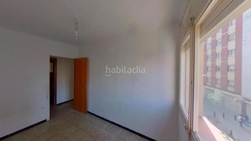 Foto c21be490-75be-4d30-b9ea-142653336638. Apartament a Centre Salt