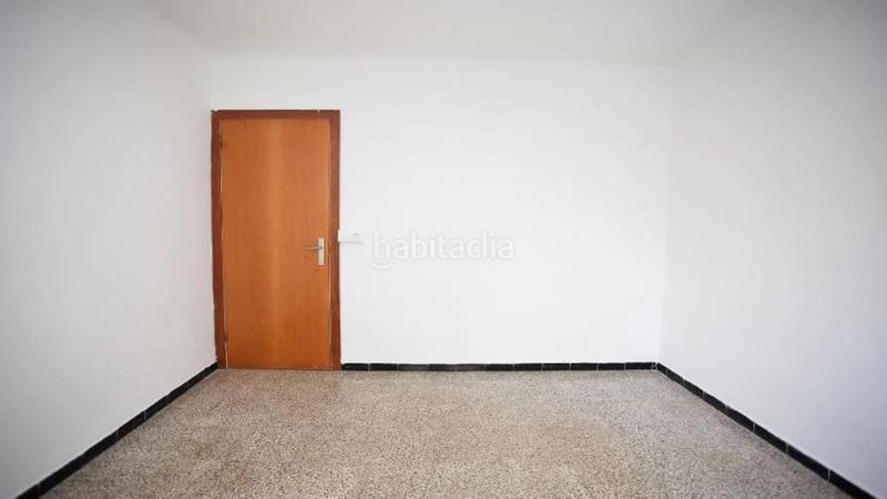 Foto cf9edf9f-df64-45df-a3d5-8c5d27fc8290. Apartament a Centre Salt