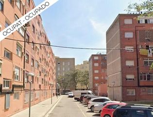 Apartament  Carrer roger de lluria. Piso ocupado 3 habitaciones, balcón, planta 2 sin ascensor, can