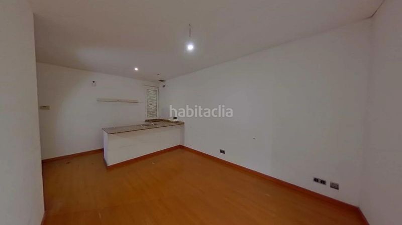 Foto 066efb39-7549-4b83-ba21-eb6adf0c90cc. Casa adossada amb aparcament a Centre Blanes