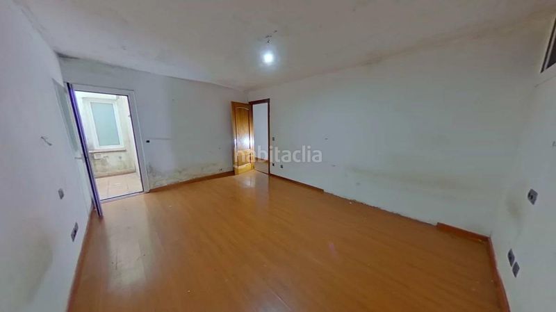 Foto 3bbbe15b-470c-4d20-8ade-6796f42c32b4. Casa adossada amb aparcament a Centre Blanes