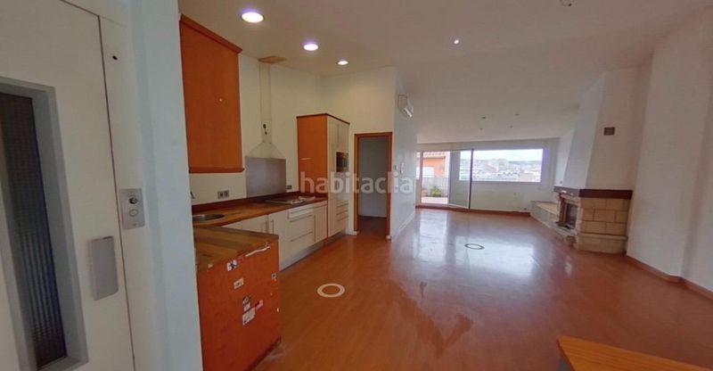 Foto 6709a7d4-5a7c-4ff1-bfb3-c42dc8fbdeca. Casa adossada amb aparcament a Centre Blanes