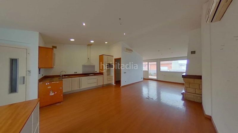 Foto aa55eb8f-7d17-4553-828b-8f5c70c8f69c. Casa adossada amb aparcament a Centre Blanes