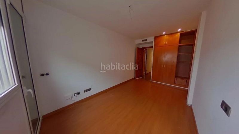 Foto aae2db92-c138-44fc-bea5-408e4b070323. Casa adossada amb aparcament a Centre Blanes