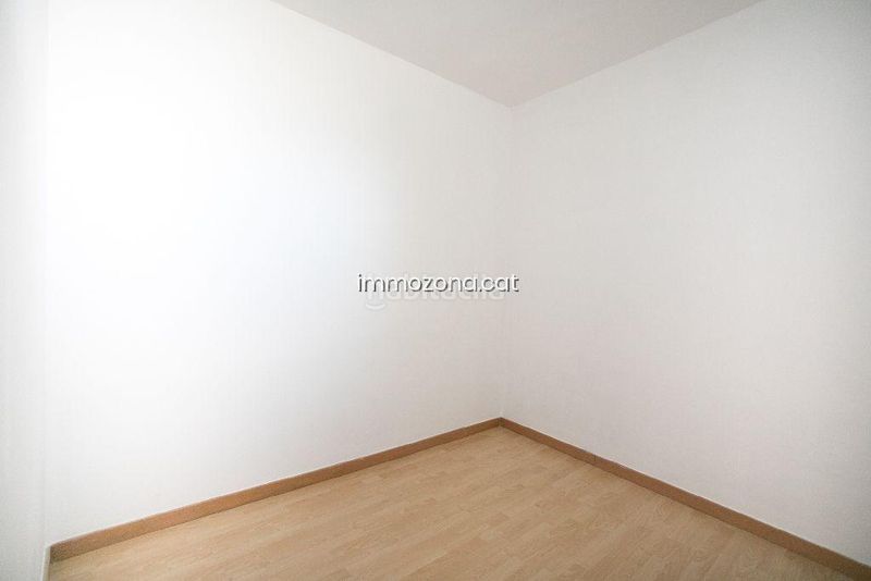 Foto 3c9c9fff-5921-4394-8d7c-be379f11a02c. Dúplex amb aparcament a residencial Blanes - vistamar Blanes