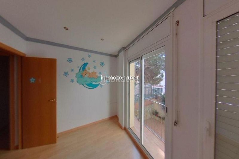 Foto 4e7bfc8e-2259-41a1-b821-2d1ee3e33224. Dúplex amb aparcament a residencial Blanes - vistamar Blanes
