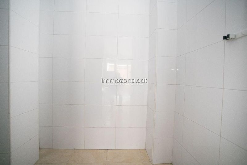 Foto 54a65800-b124-4074-bd7b-935ff4de90b6. Dúplex amb aparcament a residencial Blanes - vistamar Blanes