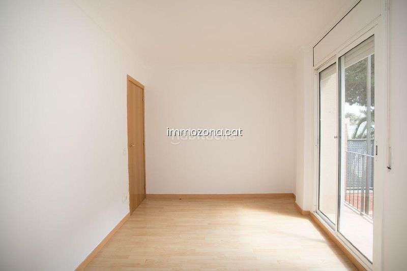 Foto 6b4b0230-90b7-45f6-9aac-6dc82e5d2eaa. Dúplex amb aparcament a residencial Blanes - vistamar Blanes