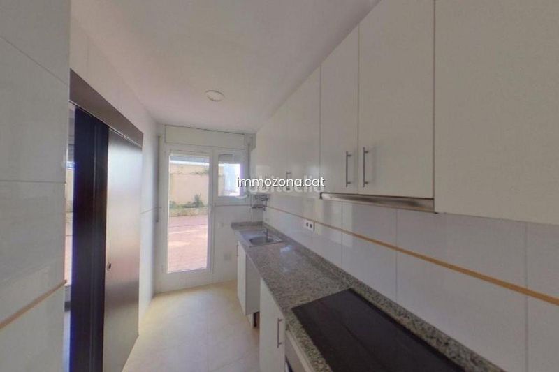 Foto 9685d475-22d2-4eee-85ad-bca54032fb8d. Dúplex amb aparcament a residencial Blanes - vistamar Blanes