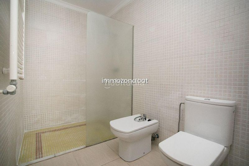 Foto a03f6094-8a39-496b-85a0-10b69c667835. Dúplex amb aparcament a residencial Blanes - vistamar Blanes
