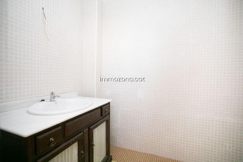 Foto ae9c378a-c0d5-4ee2-bd92-b814637deacc. Dúplex amb aparcament a residencial Blanes - vistamar Blanes