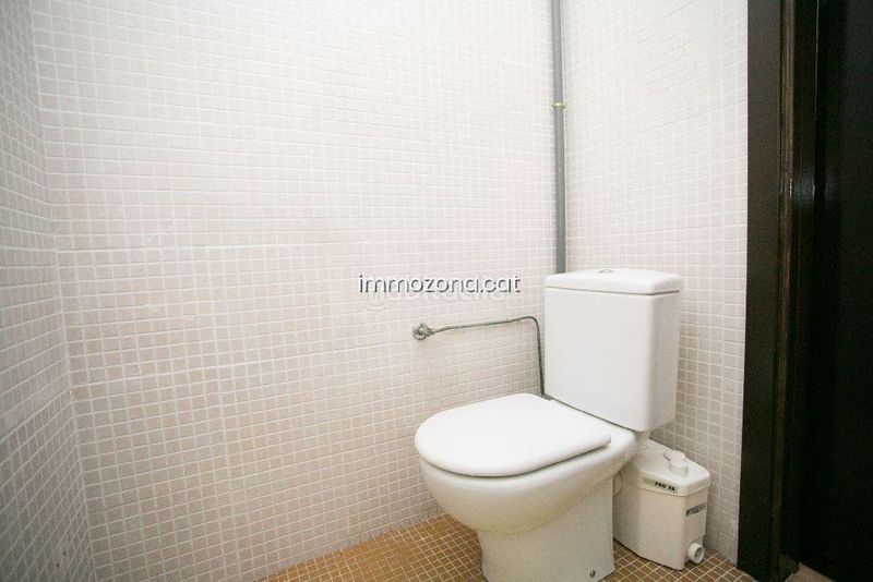 Foto e49fdbf7-1a73-4077-b198-ca5b9ea07072. Dúplex amb aparcament a residencial Blanes - vistamar Blanes