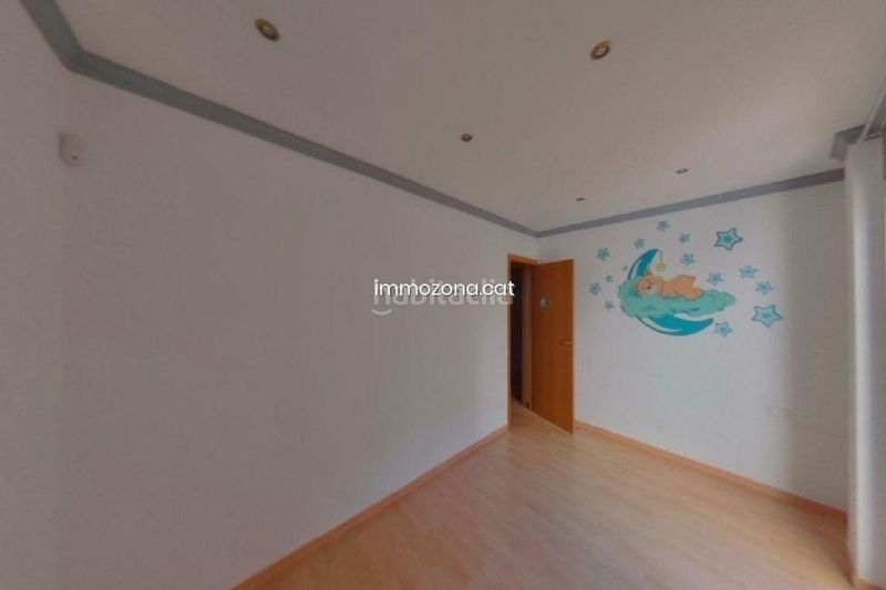 Foto f7a5e810-05f5-4bdd-b344-753f9f68b352. Dúplex amb aparcament a residencial Blanes - vistamar Blanes