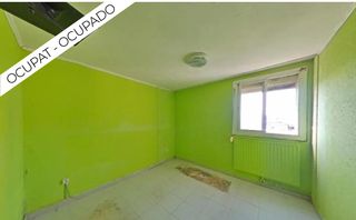 Appartement  Carrer algarve. Piso ocupado, 3 habitaciones, planta 5 con ascensor, can gorgs i