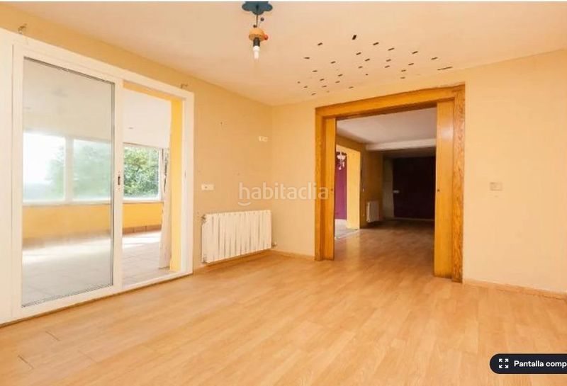 Foto a8e1302e-a490-4f47-9ec1-d6fae839229c. Piso vivienda ocupada, en Les Planes Sant Cugat del Vallès