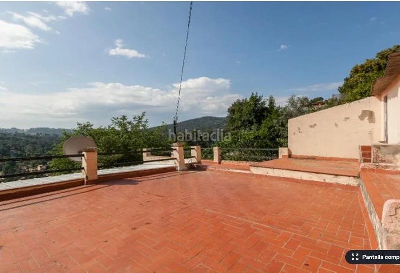 Foto f960efba-39fc-4e91-afbf-cb3de13f7d7e. Piso vivienda ocupada, en Les Planes Sant Cugat del Vallès