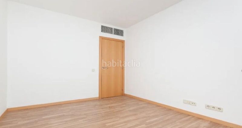 Foto fbd7fcf0-5c64-457b-833a-3492f2c3d831. Apartament a Centre Ripollet