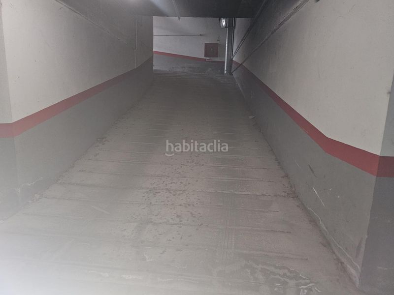 Foto c8ea5e73-b961-49ae-8dfc-043f2575b96b. Aparcament cotxe a Vilajuïga