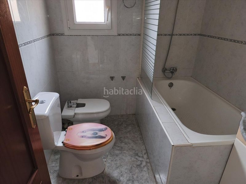 Foto cc337d7a-2cee-41a5-aec4-567a1536d388. Casa amb aparcament a Riells i Viabrea