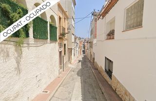 Apartament a Eixample. Piso ocupado 81 m2, planta 1 sin ascensor, con terrado, carrer m