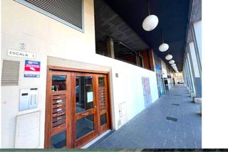 Local Comercial a Centre. Venta local comercial con parking