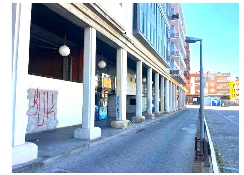 Foto b5f8b34c-acc6-4ded-bc2e-79124571d02e. Local comercial a Centre Figueres
