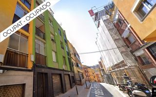 Apartament a Santa Rosa. Piso ocupado 2 habitaciones, balcón, carrer dels pirineus, metro