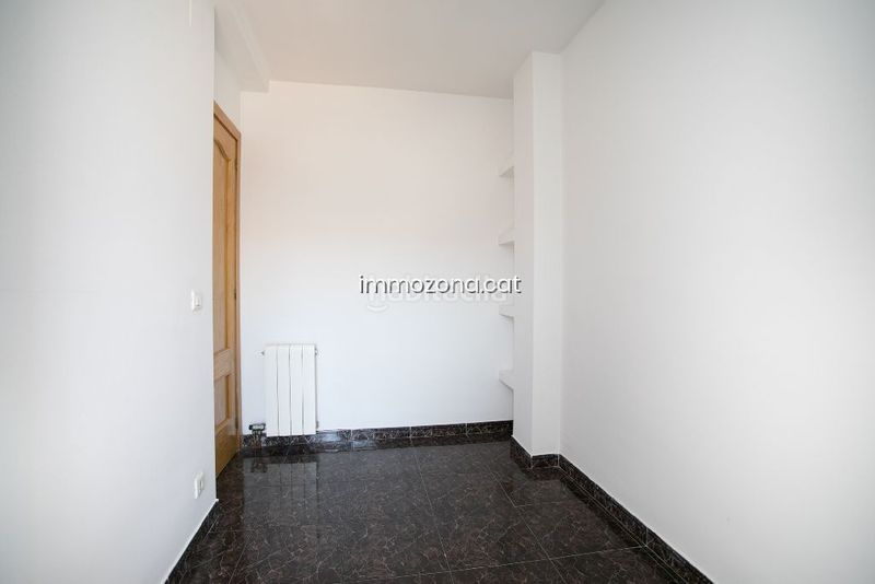 Foto 7f760daa-114e-4947-8c9e-ce0dacdf9376. Apartamento piso ocupado, 78 m2, 3 habitaciones, en c mestre sagrera, en Palafrugell
