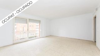 Apartment in Can monic. Piso ocupado 4 habitaciones, 2 balcones, planta 3 con ascensor,