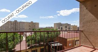 Pis  Drapaires dels. Piso ocupado 3 habitaciones, balcón, planta 4 con ascensor, carr