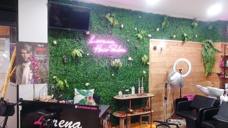 Foto a3702e09-b71a-40f0-9497-8dc32dcb4f86. Traspaso local comercial en traspaso peluquería en pleno centro de 50m2. en Girona