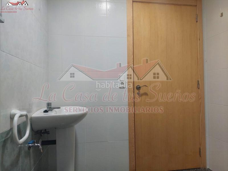 Foto da45d3f4-663d-48ea-bfa9-2b1bb850d518. Locale commerciale in calle gran vía 45 in Sax