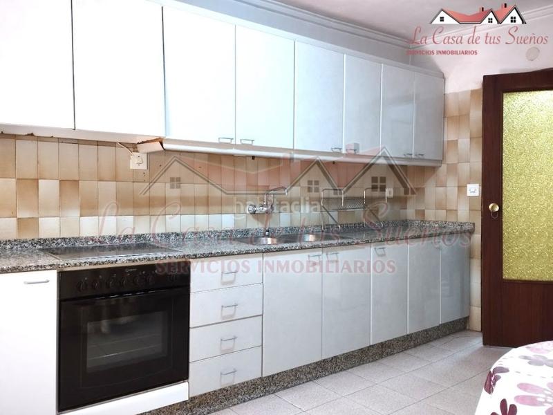 Foto 12542f91-f569-4e29-b391-5cf0de85536a. Maison avec parking dans Sax