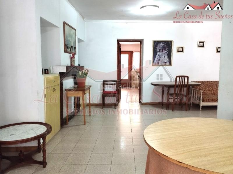 Foto 913f2c68-8fc1-4c39-bf44-0a39922fc3d6. Maison avec parking dans Sax