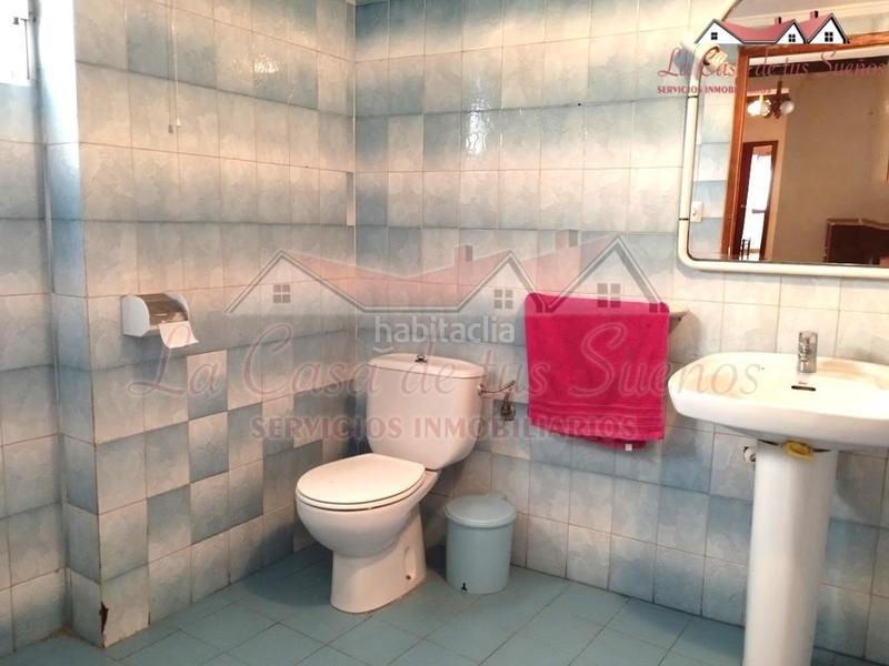 Foto abf56ed1-a298-4aed-aae4-2032a181f49b. Maison avec parking dans Sax