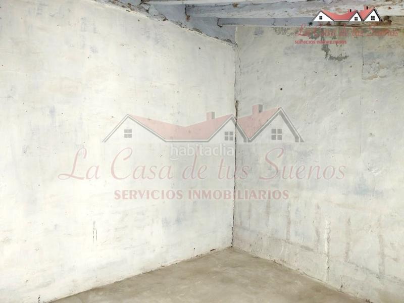 Foto b044f495-6ca6-44ad-a779-da4f24ea0a3d. Maison avec parking dans Sax