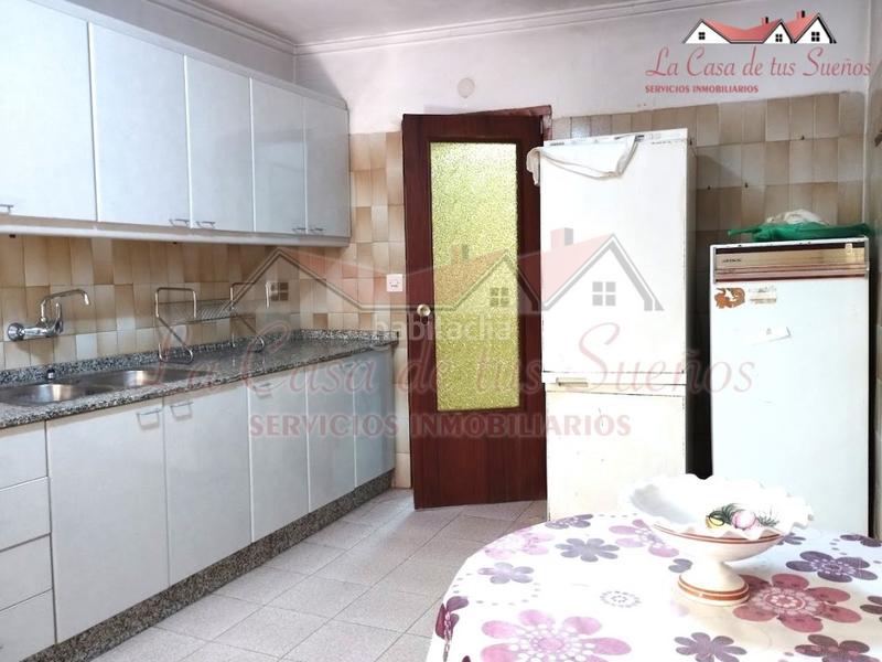 Foto b068c71a-d06f-4ca5-8c4c-8aed25f6a359. Maison avec parking dans Sax