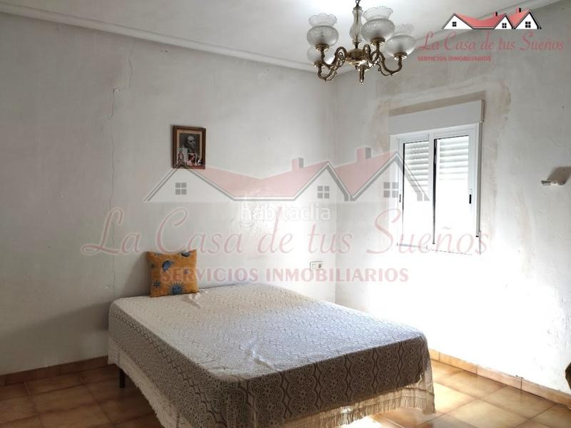 Foto b70e0a82-ed84-4951-93b2-c1f8a1a99c08. Maison avec parking dans Sax