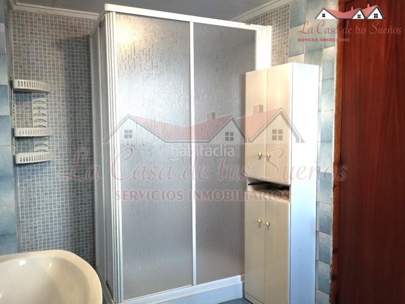 Foto b778236d-c167-4cc0-a008-ac219d89d01e. Maison avec parking dans Sax