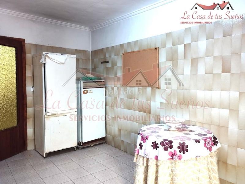 Foto bbe8faba-dfbe-4733-8267-db8ad74ba7fe. Maison avec parking dans Sax