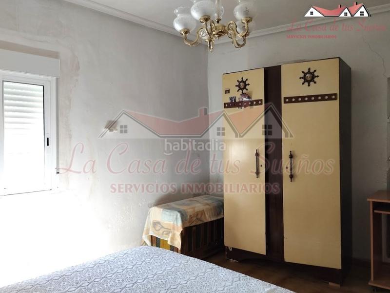 Foto cb383981-af46-4f08-8577-516dced4de35. Maison avec parking dans Sax