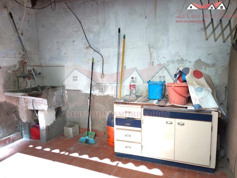 Foto cf904572-3734-4f45-83e3-2403b90fcb73. Maison avec parking dans Sax