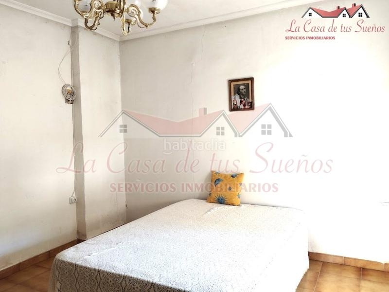 Foto e18a6679-af72-4018-9f83-1f8bb8ccd936. Maison avec parking dans Sax