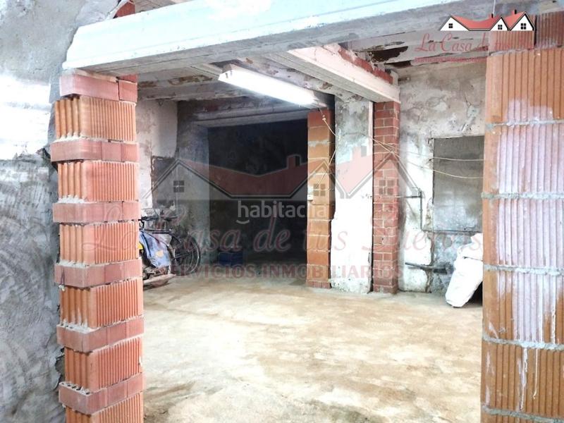 Foto f28b1b0a-e6b0-4cf6-9449-eefd65d5bf68. Maison avec parking dans Sax