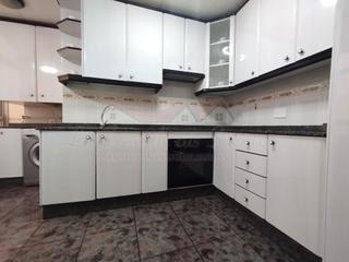 Pis  N/a. Piso en elda de 4 habitaciones con plaza garaje